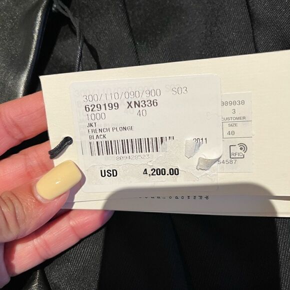 Ladies Gucci leather jacket - Picture 7 of 12